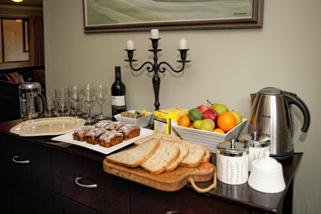บีแอนด์บี แอ็ด เดอะ เรดวู้ดส์ Bed & Breakfast โรโตรัว ภายนอก รูปภาพ